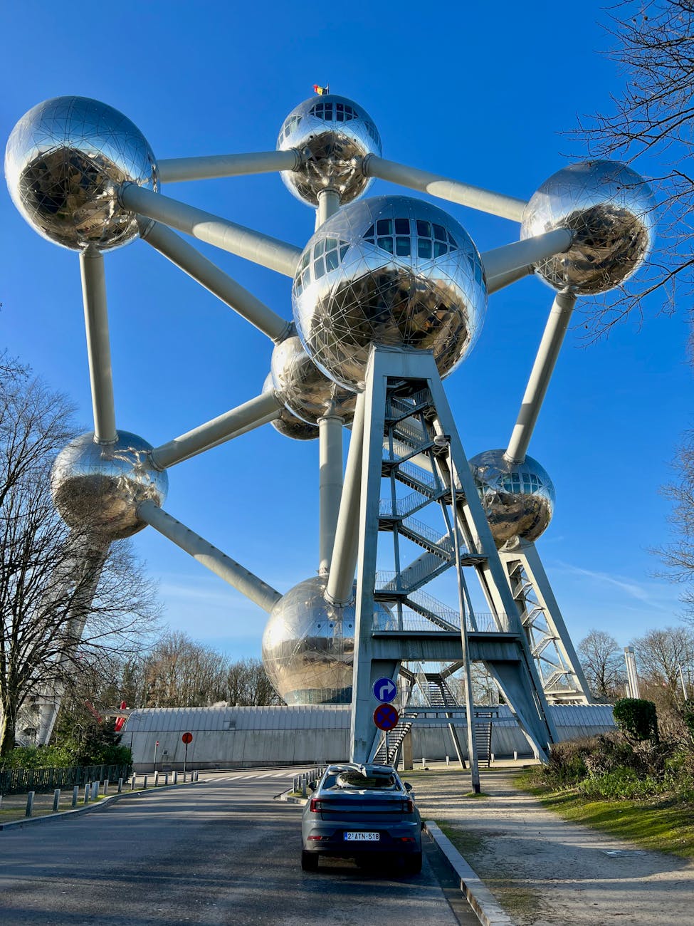 exterior of the atomium museum